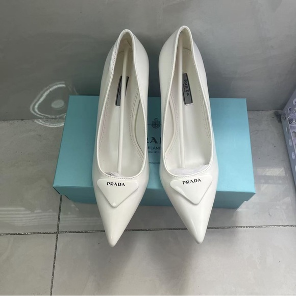 Prada Logo White Pointed Toe Slip-On Pumps Women's 75 mm - Picture 2 of 9